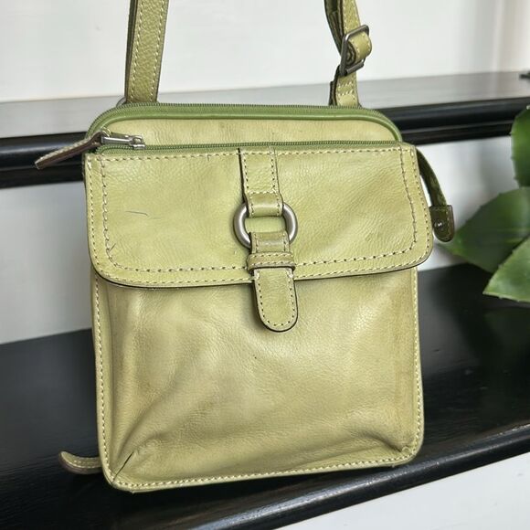 Fossil Genuine Leather Crossbody – Soft & Luxurious shoulder purse - Picture 1 of 10